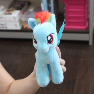 Rainbow dash plushie